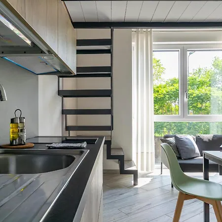 Aprica16 Loft House アパート *